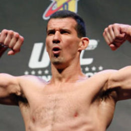 Anthony Perosh vs Vinny Magalhaes