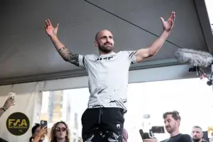 UFC 284 Open Workouts - Alexander Volkanovski (Callum Cooper/Fight News Australia)