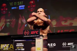 Glover Teixeira weighs in for UFC 275