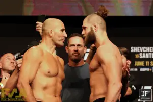 Glover Teixeira (c) vs. Jiří Procházka at UFC 275